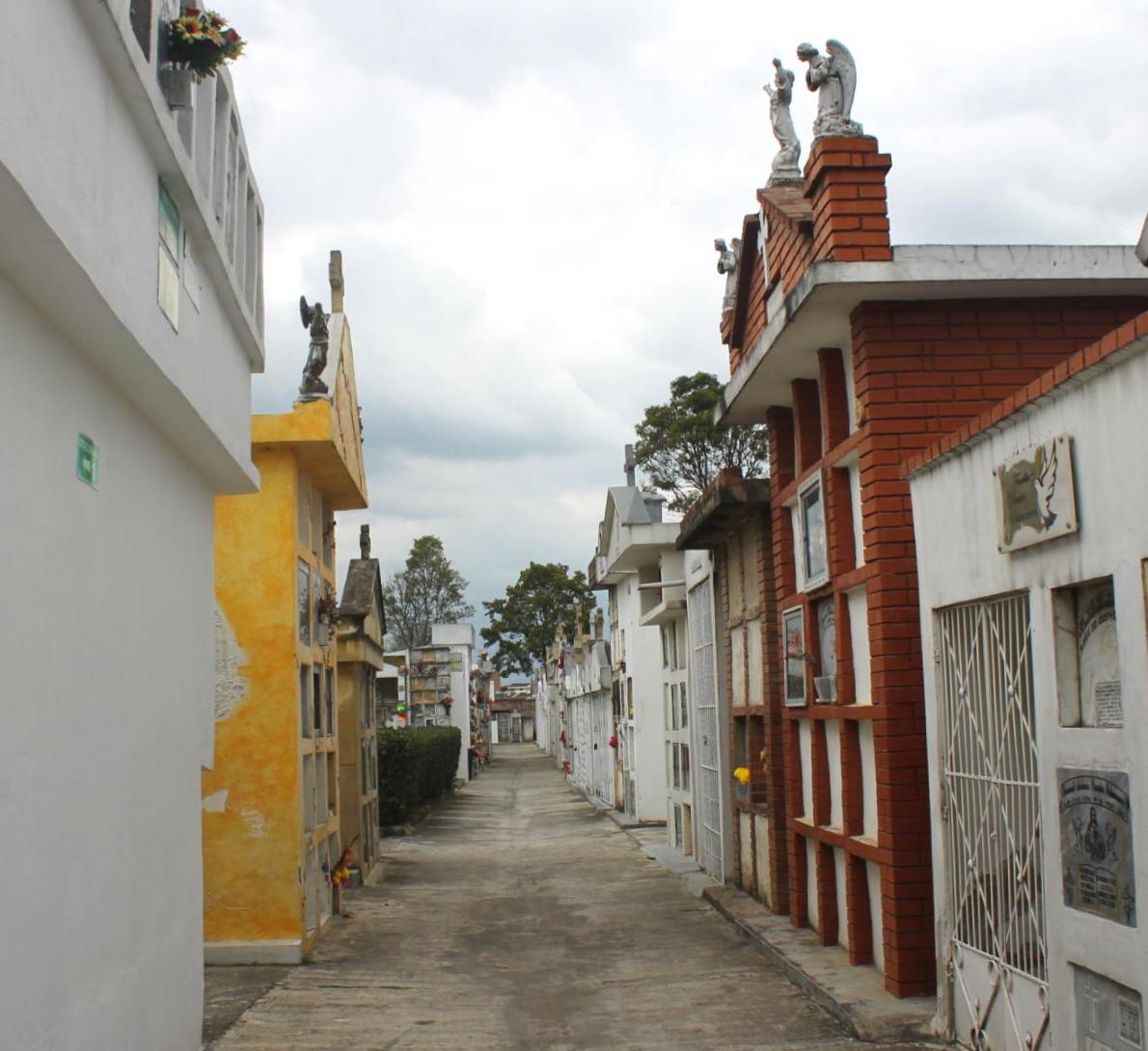 Apertura  del cementerio desde la 1:00pm los días 15 a 18 de octubre